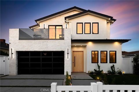 Photo of 3910 Mclaughlin Avenue, Los Angeles, CA 90066 (MLS # SR26024060)