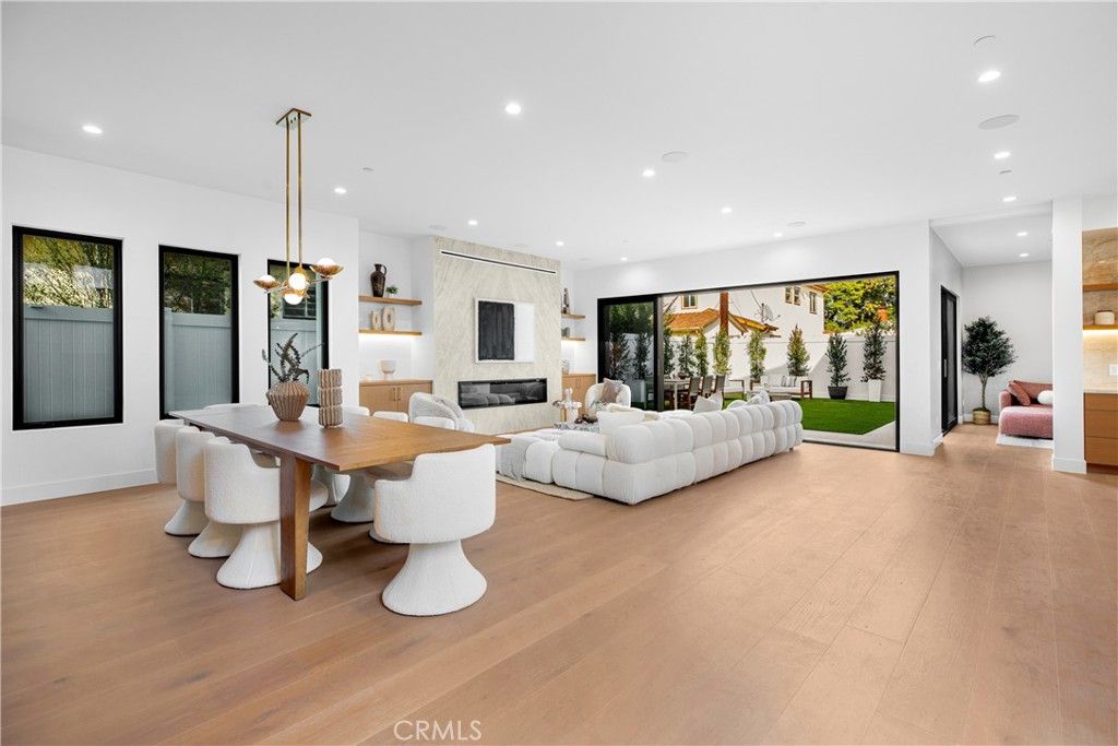 Photo of 3910 Mclaughlin Avenue, Los Angeles, CA 90066 (MLS # SR26024060)