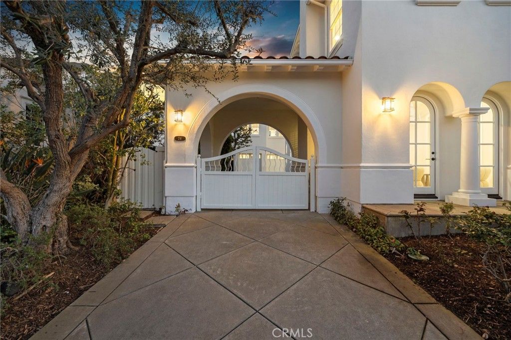 Photo of 24 Marble Sands, Newport Beach, CA 92660 (MLS # OC26030413)