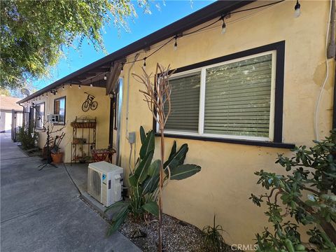 Photo of 5710 1/2 Vineland Avenue, North Hollywood, CA 91601 (MLS # SR25264813)