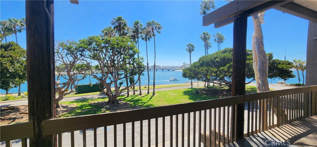 5216 Marina Pacifica DR S