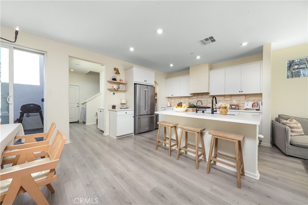 260 Summerville LN