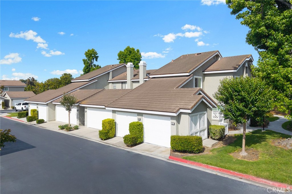 549 Springbrook N