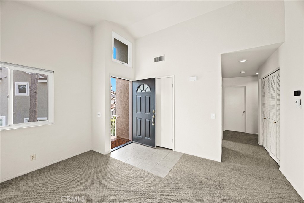549 Springbrook N