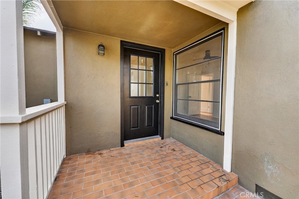 815 E Collins