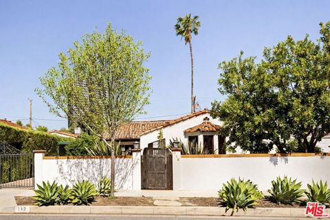 Photo of 112 N Valley Street, Burbank, CA 91505 (MLS # 26690909)