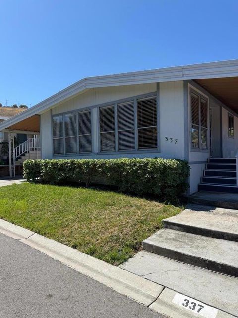 Photo of 337 Mill Pond Drive, San Jose, CA 95125 (MLS # ML82041732)