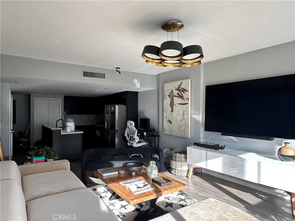 411 W Seaside Way #302