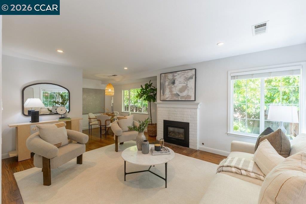 Photo of 30 Maple Ln, Walnut Creek, CA 94595 (MLS # 41130791)