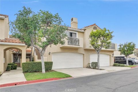 Photo of 2422 Paseo Circulo, Tustin, CA 92782 (MLS # OC25247594) Photo of 2422 Paseo Circulo, Tustin, CA 92782 (MLS # OC25247594)