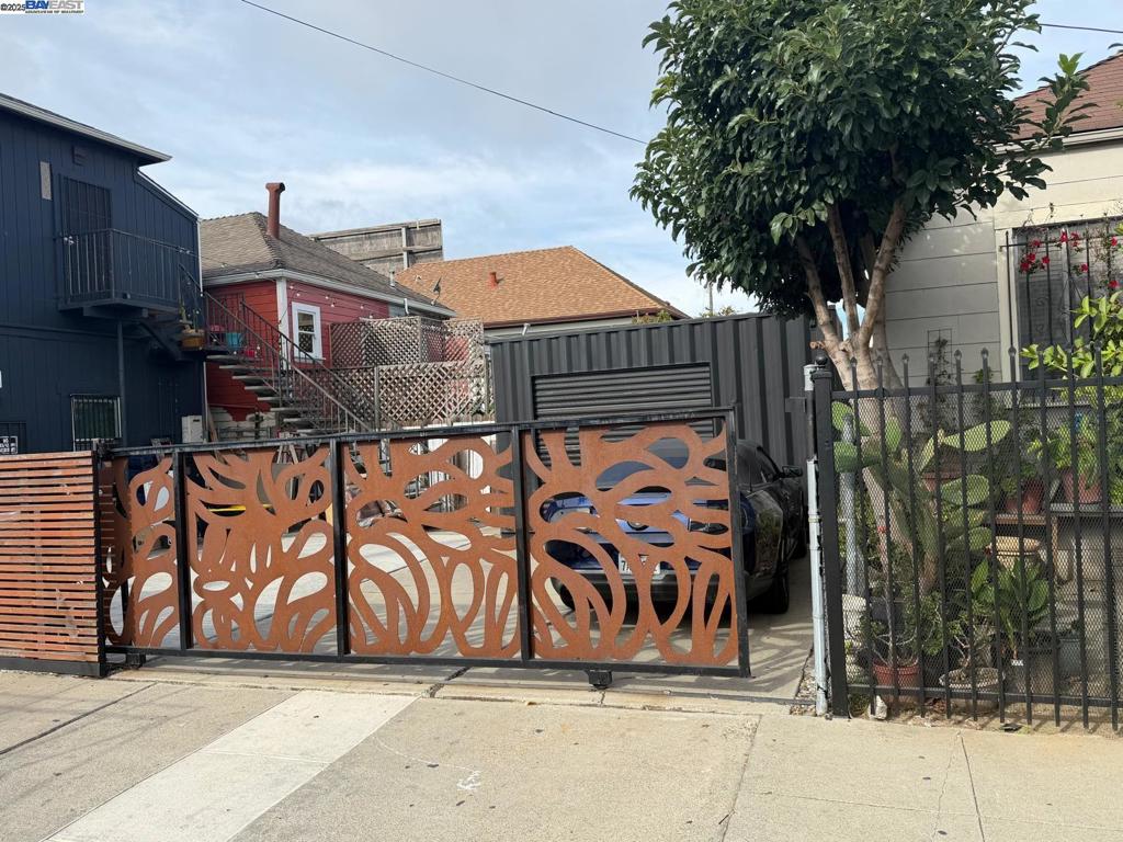 FRUITVALE DISTR - Residential Income