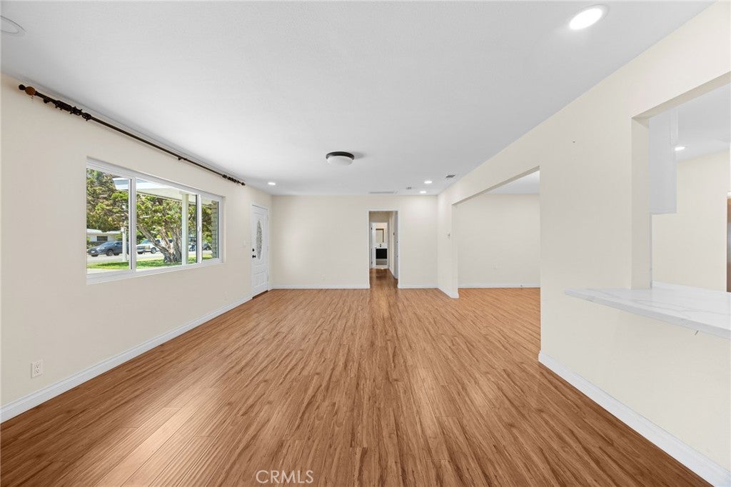 931 W Bainbridge
