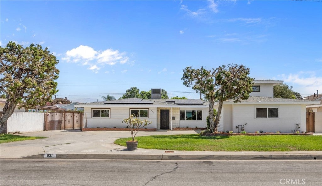931 W Bainbridge AVE, West Covina CA 91790