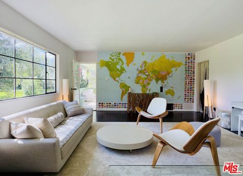 Photo of 5587 Village Grn, Los Angeles, CA 90016 (MLS # 26663009)