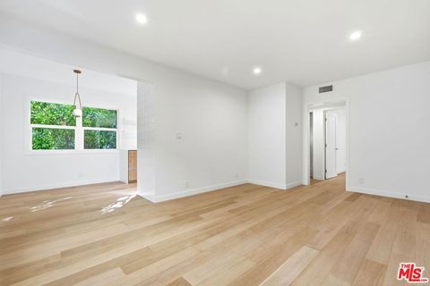 Photo of 612 Huntley Drive #4, West Hollywood, CA 90069 (MLS # 26656897)