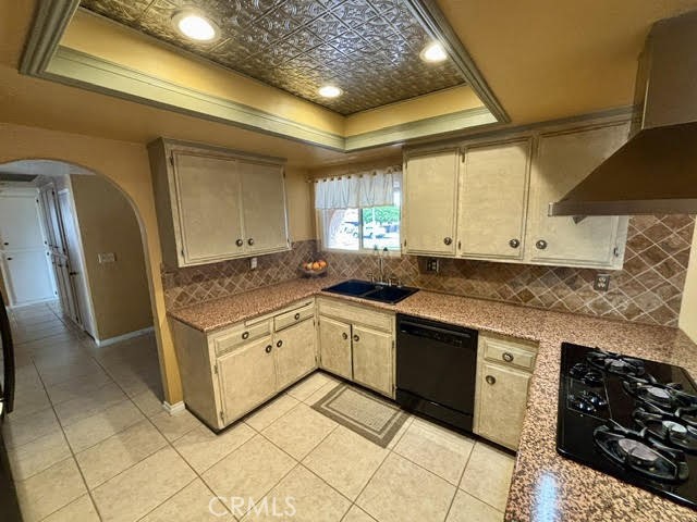 1099 Sullivan Street