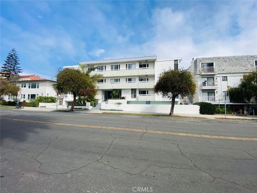 MOVE IN SPECIAL -13 Month Lease, 1st Month FREE with approved application on qualified credit. Spacious 2 BD, 2 BA just blocks from the beach & 3rd Street Promanade. Open floor plan w/ lots of natural light. Modern kitchen with granite counter tops, stainless appliances. Bathroom stall shower and tub, granite counters and plenty of storage. Unit features gas fireplace, hardwood throughout, and a balcony. Building includes secured entry, 1 parking spot subterranean plus permit parking, swimming pool, elevator and laundry in lower level.  Located in prized Santa Monica Malibu School District. Priced unfurnished, can come furnished & short term. Ask agent for more details & available units!