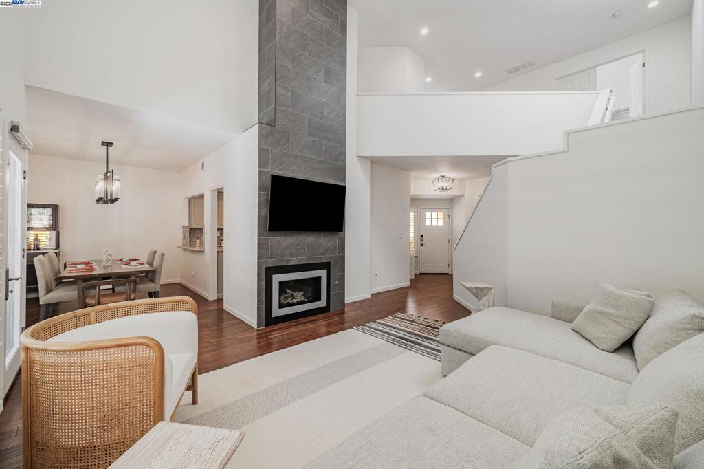 CANY0N LAKES - Residential