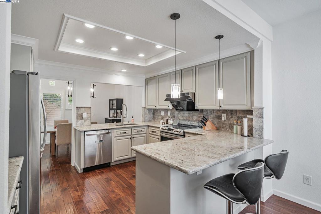 CANY0N LAKES - Residential