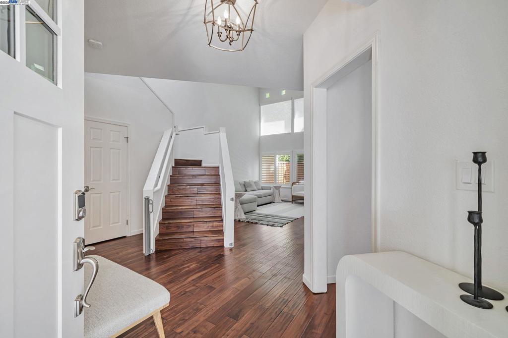 CANY0N LAKES - Residential
