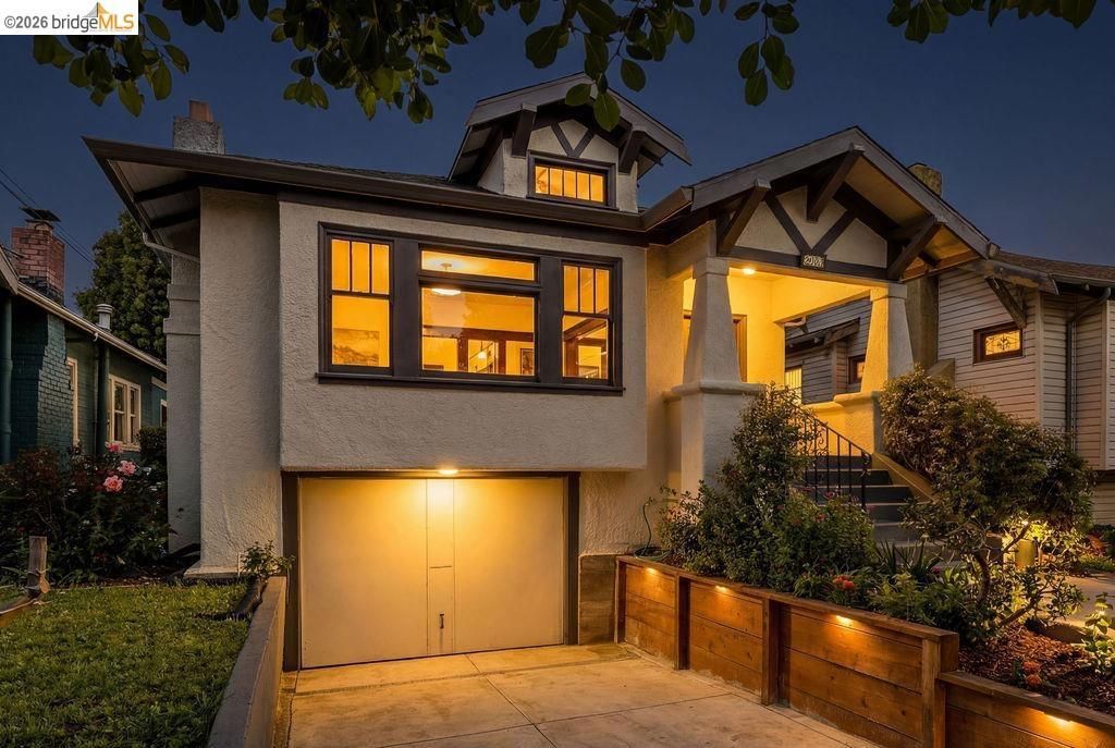 Photo of 970 39th St St, Oakland, CA 94608 (MLS # 41128899)