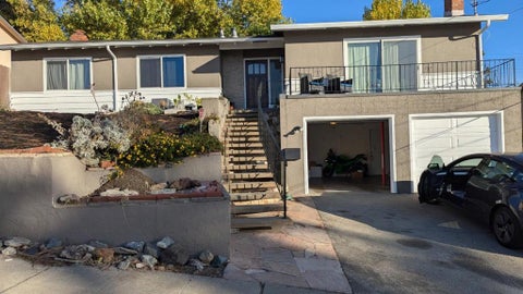 Photo of 1187 Overlook Avenue, Hayward, CA 94542 (MLS # ML82059887)