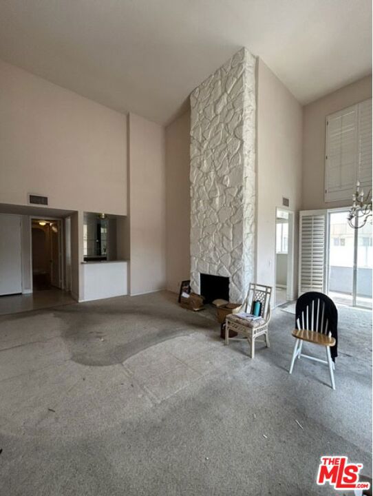 4949 Genesta Avenue 409