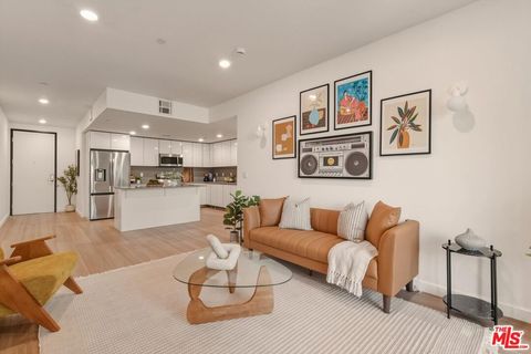 Photo of 1759 N Gower Street #402, Los Angeles, CA 90028 (MLS # 26657371)