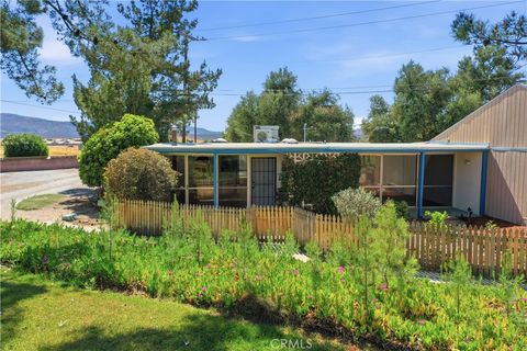 Photo of 600 Gibbel Rd, Hemet, CA 92543 (MLS # SW26075190)