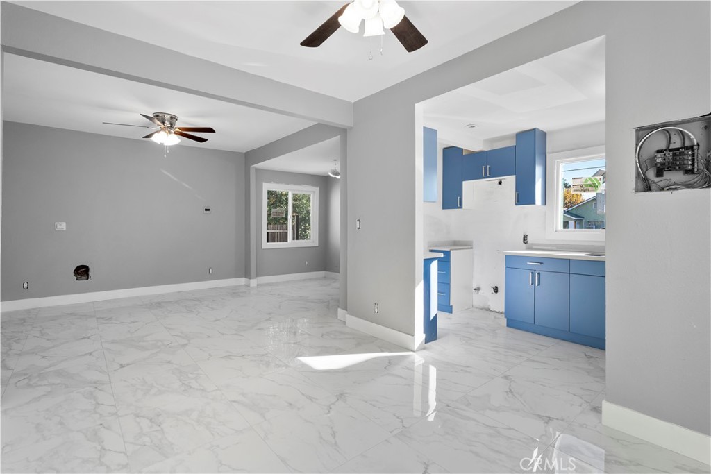 1257 W Vernon