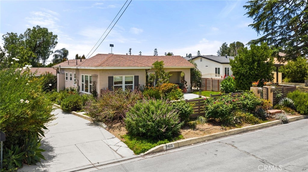 9423 Lomita Drive