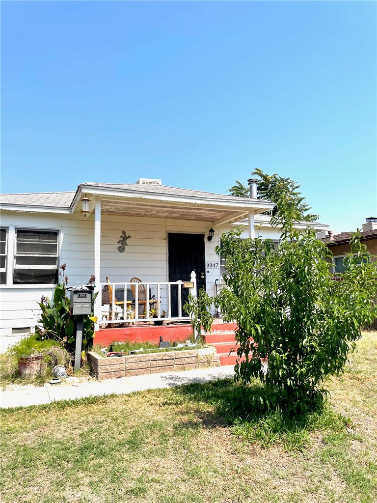 Located on the north side of San Bernardino, this property features a three-bedroom, two-bathroom house with an additional room by the garage, perfect for renting out as an ADU. The spacious backyard offers the potential to construct another house if needed. All rooms have been freshly painted, and any necessary repairs are underway. The property is easy to schedule for viewing. Property is still processing of cleaning, this Sunday come on by to see.