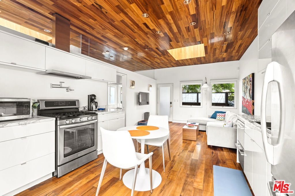Charming Venice Cottage Retreat: Experience the ultimate Venice lifestyle in this rare freestanding one-bedroom cottage, perfectly situated on the highly sought-after Rialto Avenue. This beautifully finished home offers a bright, open floor plan filled with natural light, a private front entrance, and seamless indoor-outdoor living. Every detail has been thoughtfully designed from stylish fixtures to the fully furnished interiors, creating a turnkey opportunity unlike any other. Step outside and enjoy your own private outdoor space, or stroll just moments to the beach, Abbot Kinney, and everything that makes Venice one of LA's most vibrant communities. This is more than a lease; this is an experience. A must-see gem that blends privacy, luxury, and location into one unforgettable opportunity.