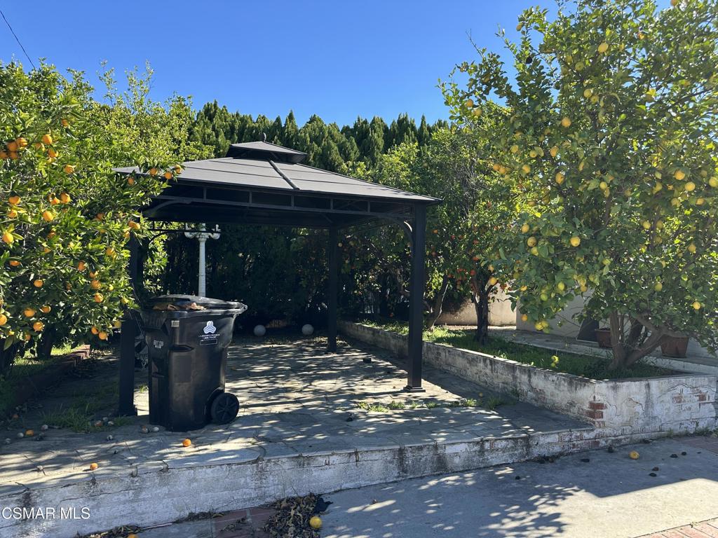 14742 Cohasset Street