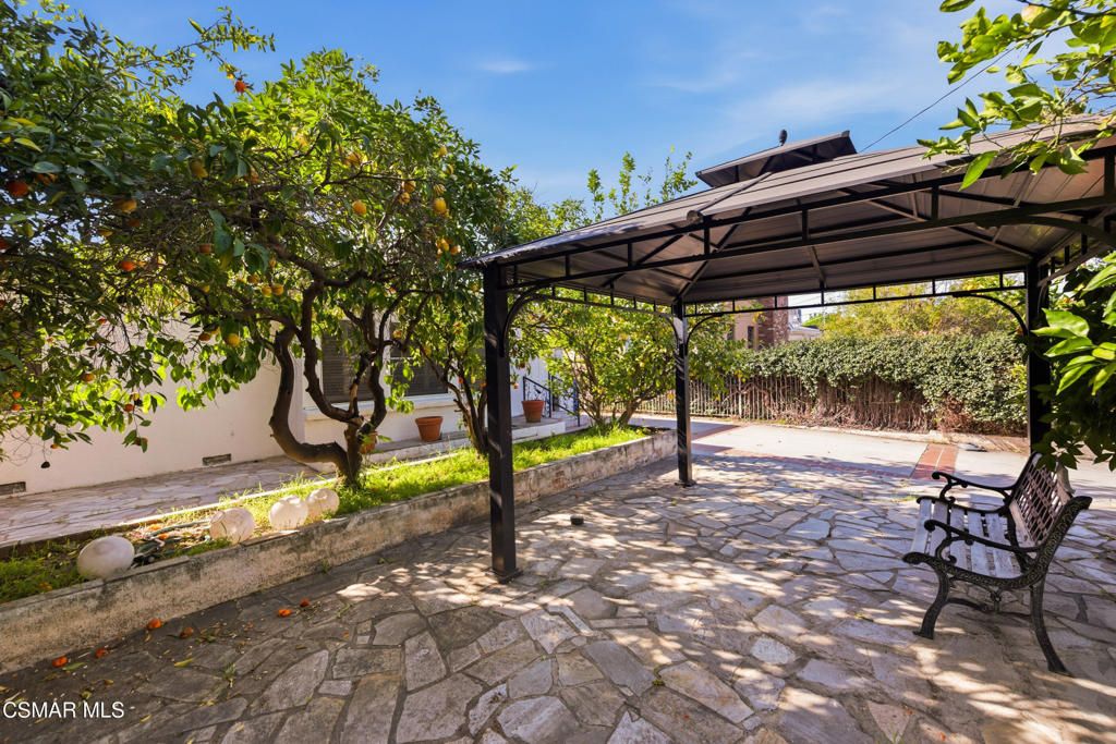 Photo of 14742 Cohasset Street, Van Nuys, CA 91405 (MLS # 226000276)