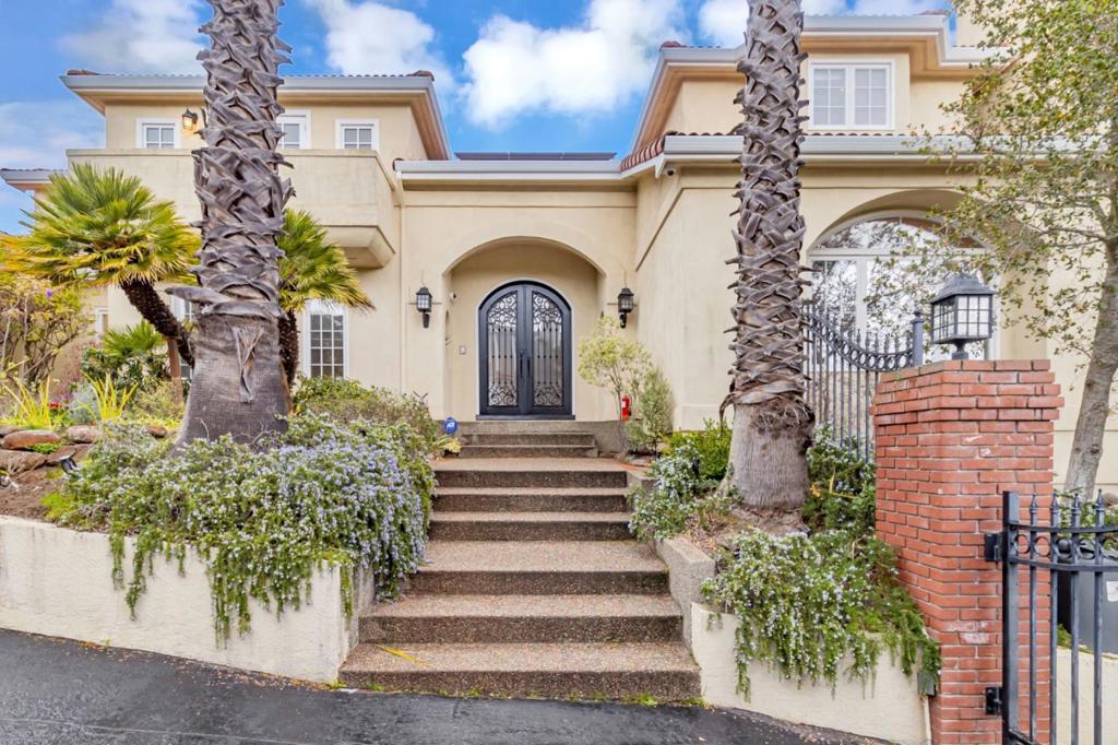 222 Oakley Avenue