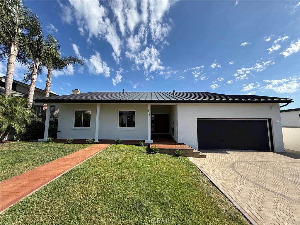 26742 Calle Almanza