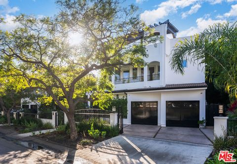 Photo of 345 S Saltair Avenue, Los Angeles, CA 90049 (MLS # 26660581)