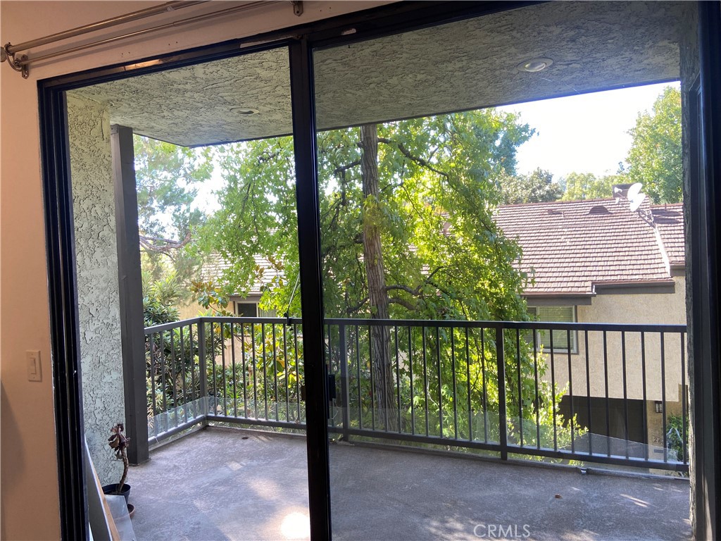 330 330 Cordova Street 261