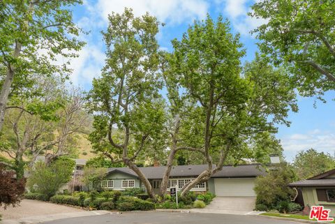 Photo of 30604 Sicomoro Drive, Malibu, CA 90265 (MLS # 25626799)