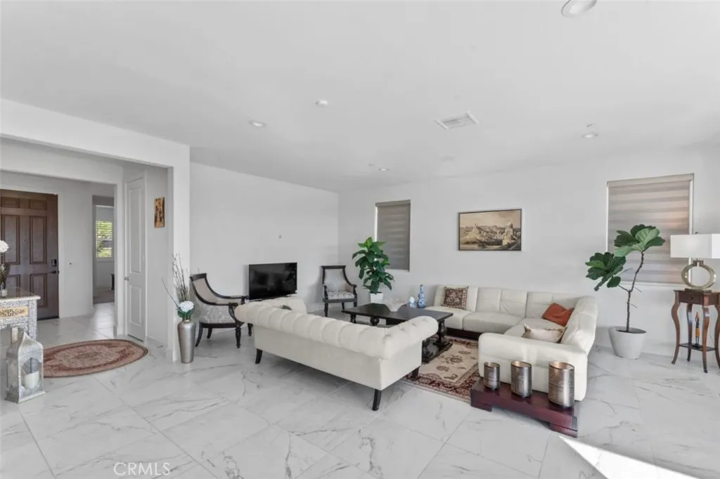 Saugus, California 91350, United States, 5 Bedrooms Bedrooms, ,3 BathroomsBathrooms,Residential,Active,223466