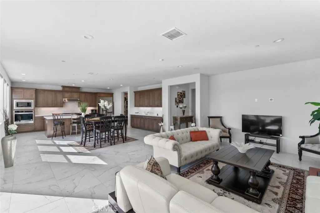 Saugus, California 91350, United States, 5 Bedrooms Bedrooms, ,3 BathroomsBathrooms,Residential,Active,223466