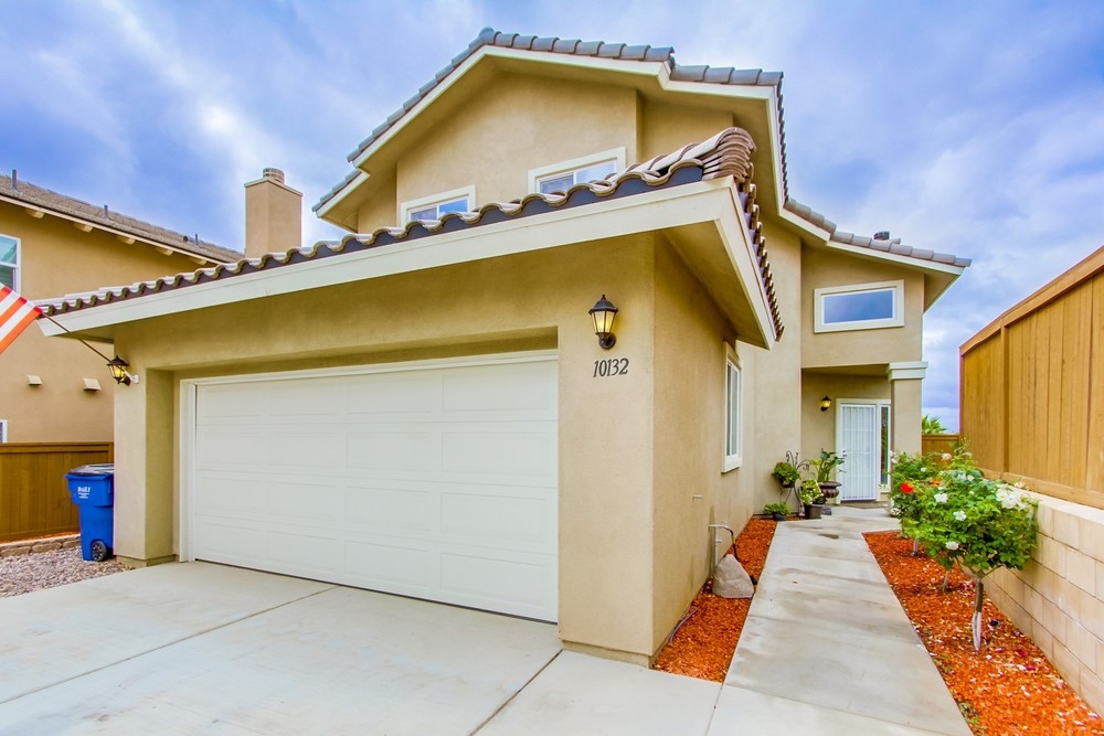 Stunning home located in the coveted community of Laurel Ridge blt 2013. Great architectural details went into the design of this home. Spacious open floor plans boasts vaulted ceiling & an abundance of windows to capture the surrounding hillsides.Gourmet kit w/center island, gorgeous cabinetry, rich granite countertops & stainless steel applcs.Beautiful flooring .All baths feature granite countertops & tile flooring. Tucked away on a private cul-de-sac on one of the largest lots. Neighborhoods: Laurel Ridge Equipment: Range/Oven Other Fees: 0 Sewer: Sewer Connected Topography: LL