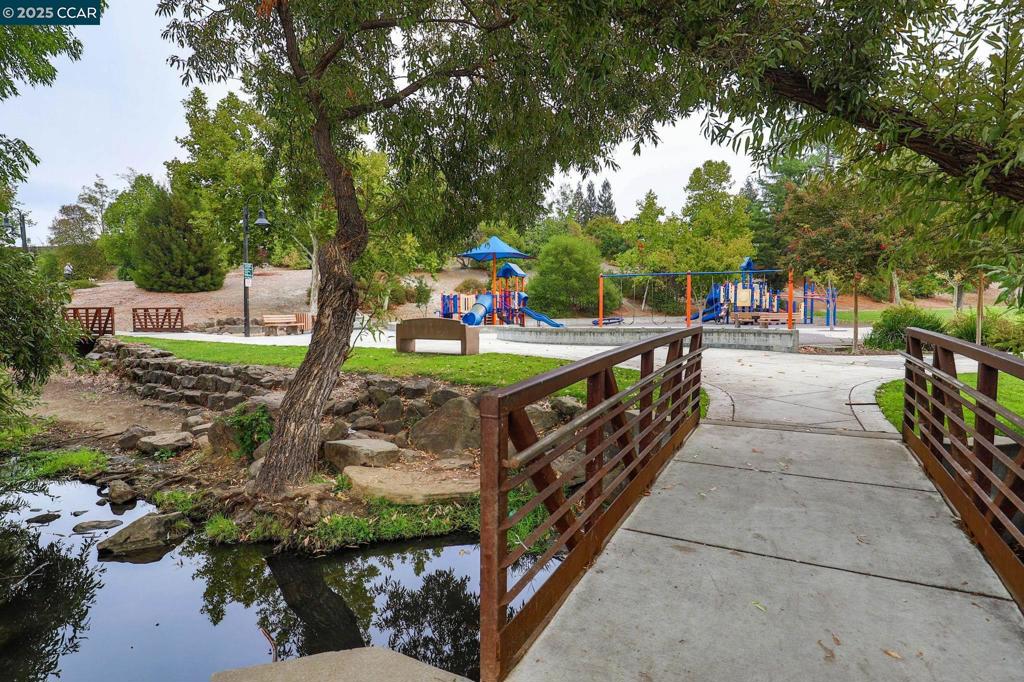 SHADOWBROOK - Residential