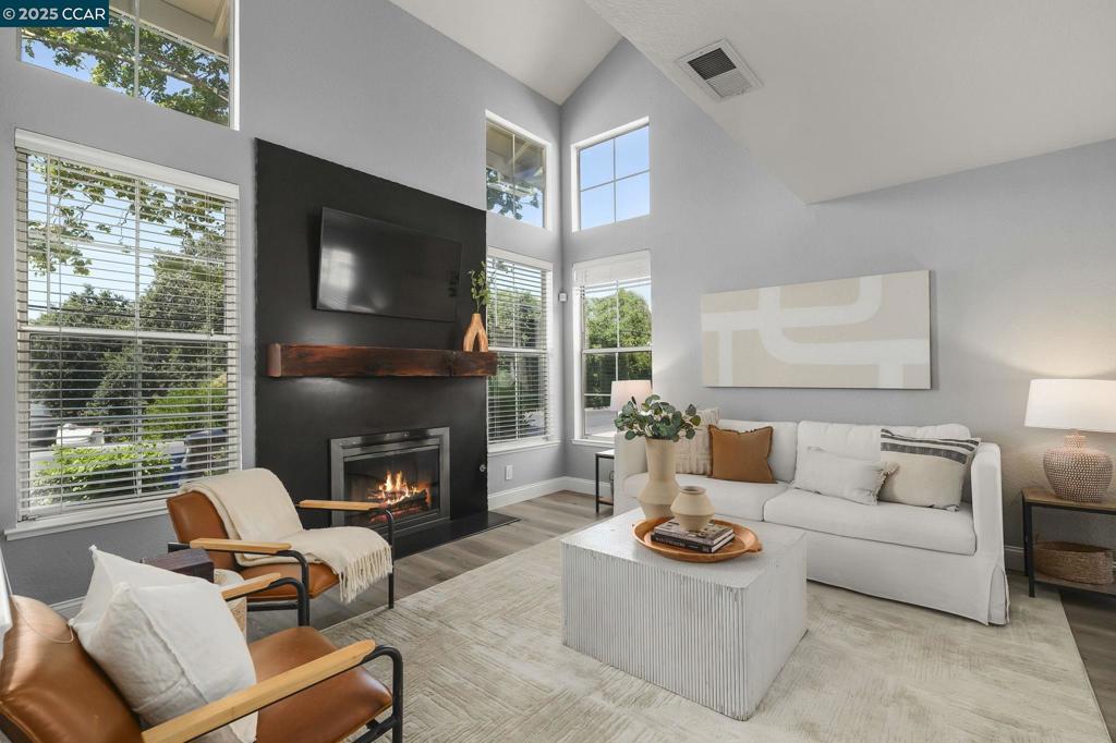 SHADOWBROOK - Residential