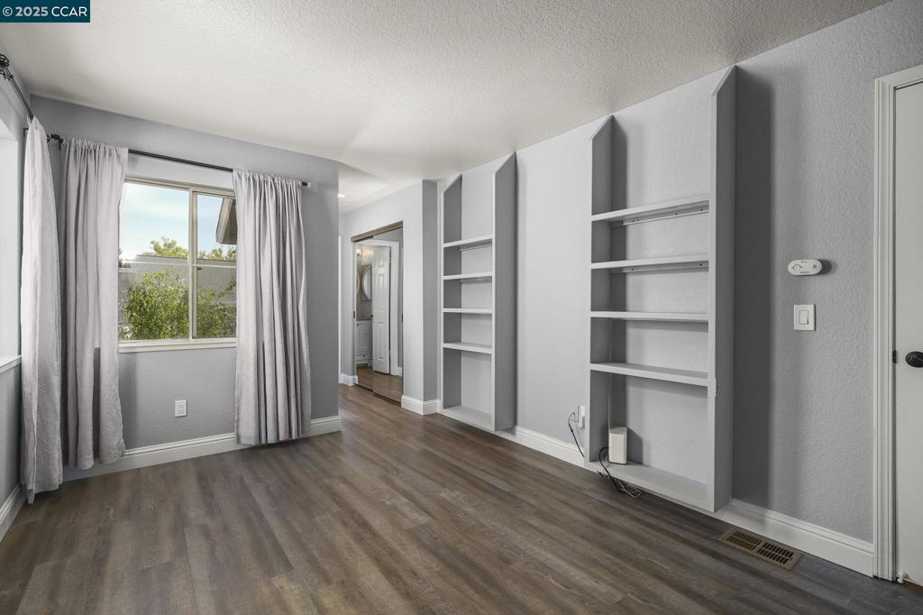 SHADOWBROOK - Residential