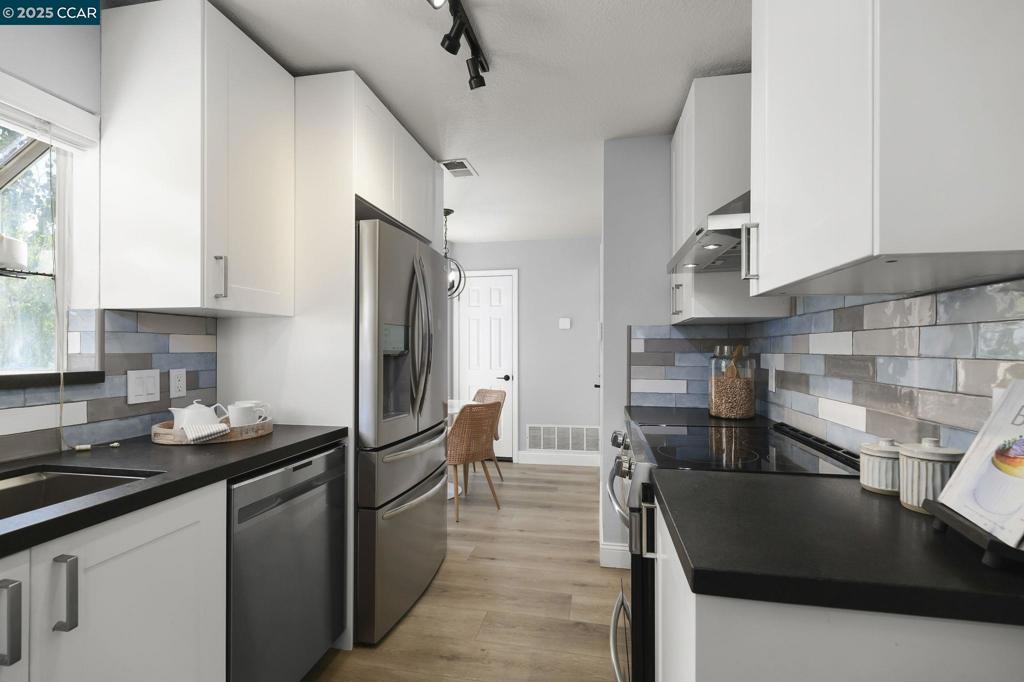 SHADOWBROOK - Residential