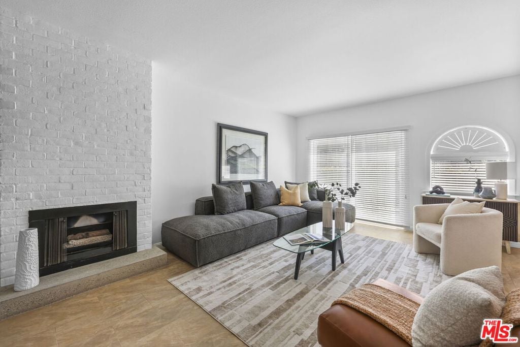 2677 Centinela Avenue 203
