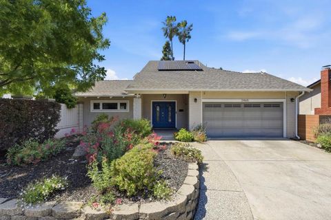 Photo of 2465 Fenian Drive, Campbell, CA 95008 (MLS # ML82043548)