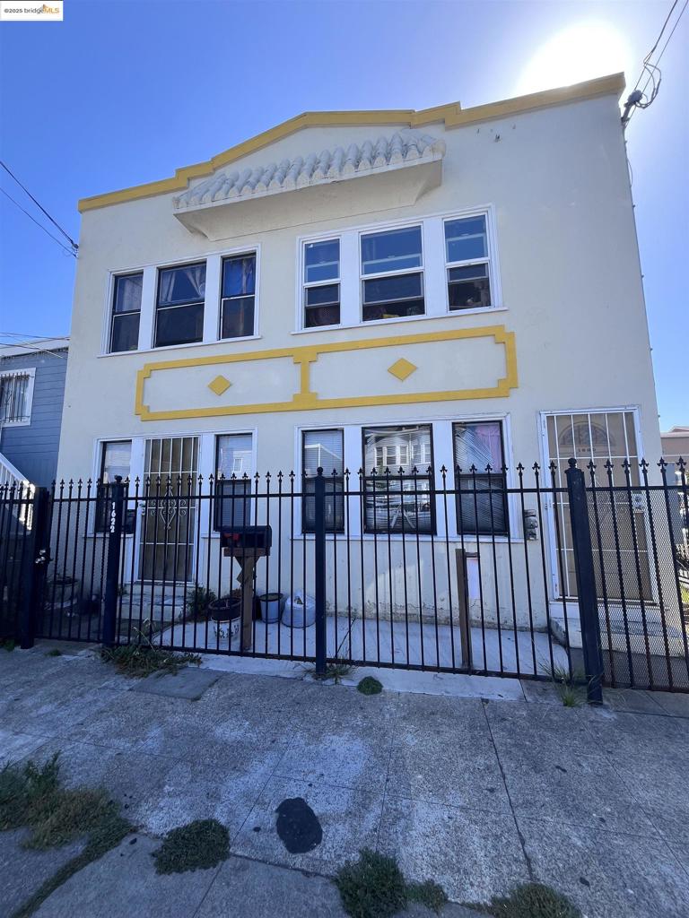 OAKLAND - Residential Income
